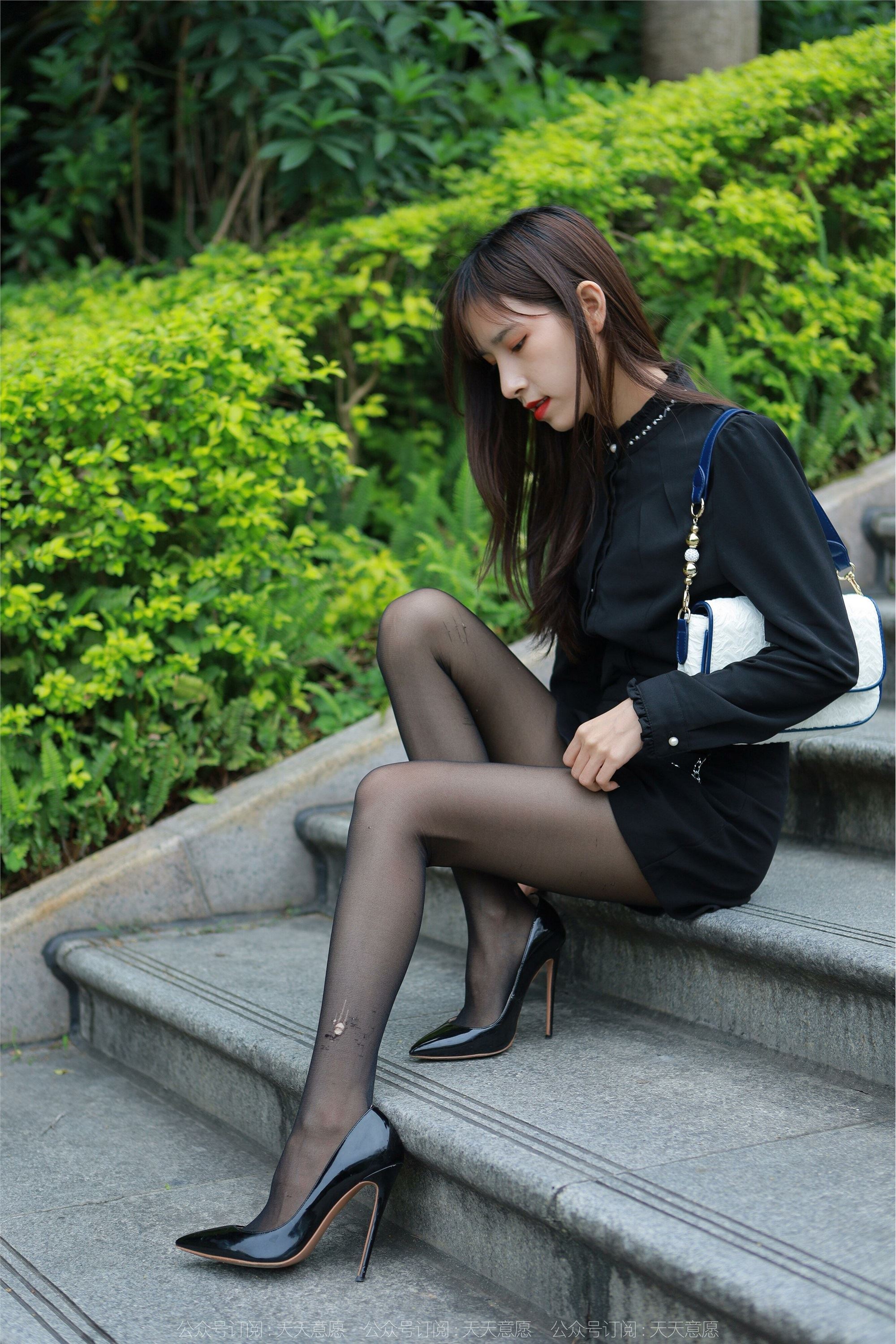 IESS异思趣向  2022.05.25 丝享家 1098：美子《红唇黑丝》